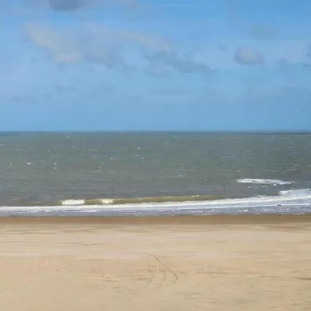 Daire In Near Albertstrand Knokke-Heist